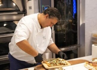 Claudio Chinali, Gaziantep Lezzetlerini Pizza Pala ile Yorumladı